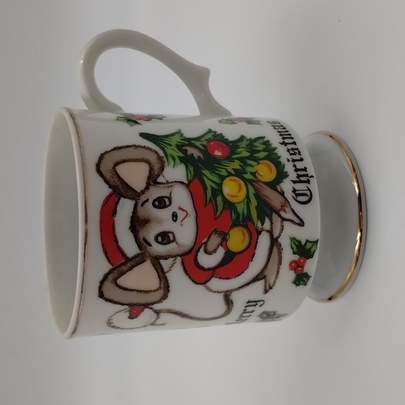 Lefton Vintage coffee Christmas Mug Mouse with Christmas Tree Santa - Picture 1 of 8